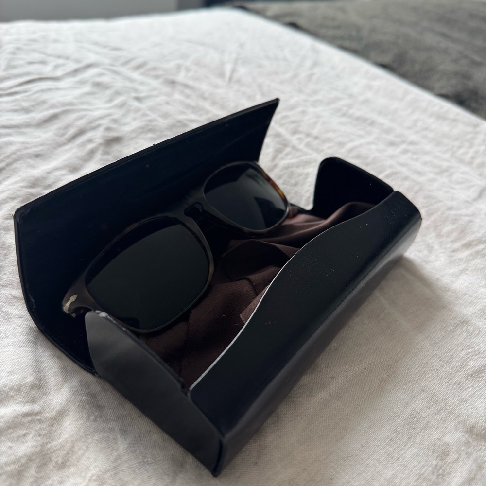Persol 3059S Men’s Sunglasses - Picture 4 of 5